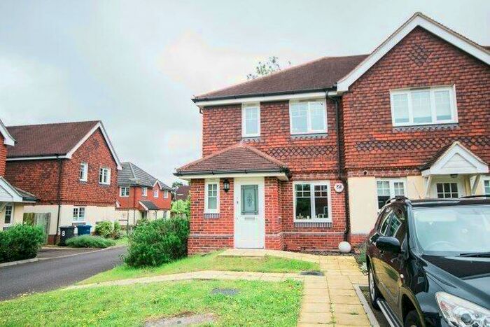 3 Bedroom Property To Rent In The Croft, Godalming, GU8