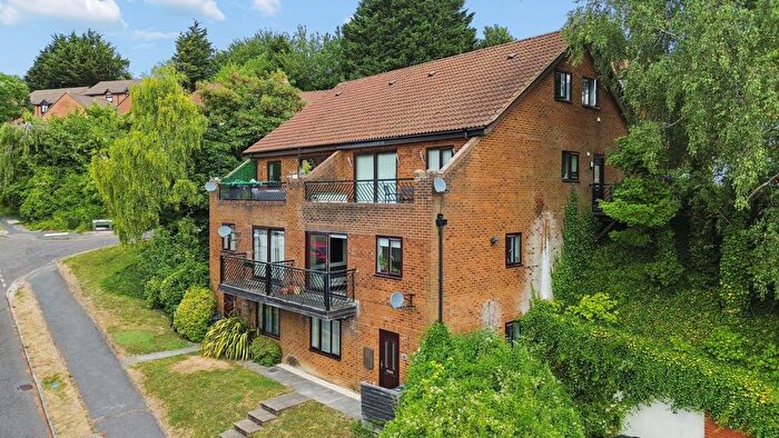 1 Bedroom Flat For Sale In Garratts Way, High Wycombe, HP13
