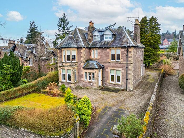 4 Bedroom Flat For Sale In Ferntower Road, Crieff, PH7