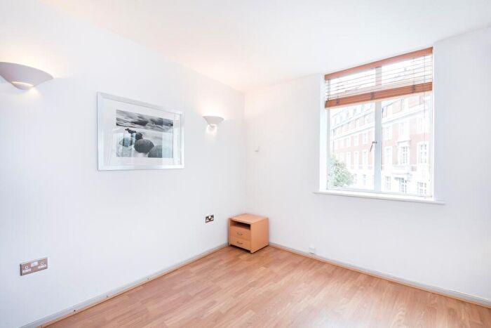 2 Bedroom Apartment To Rent In Myddelton Passage London, EC1R