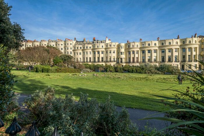 2 Bedroom Flat To Rent In Brunswick Square Hove, BN3