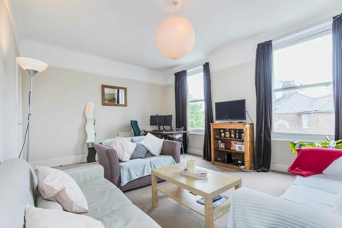 3 Bedroom Maisonette To Rent In Beatrice Road, Finsbury Park, N4