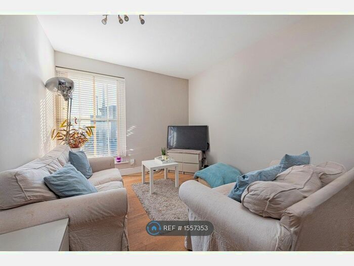 4 Bedroom Flat To Rent In Clapham Road, London, SW9