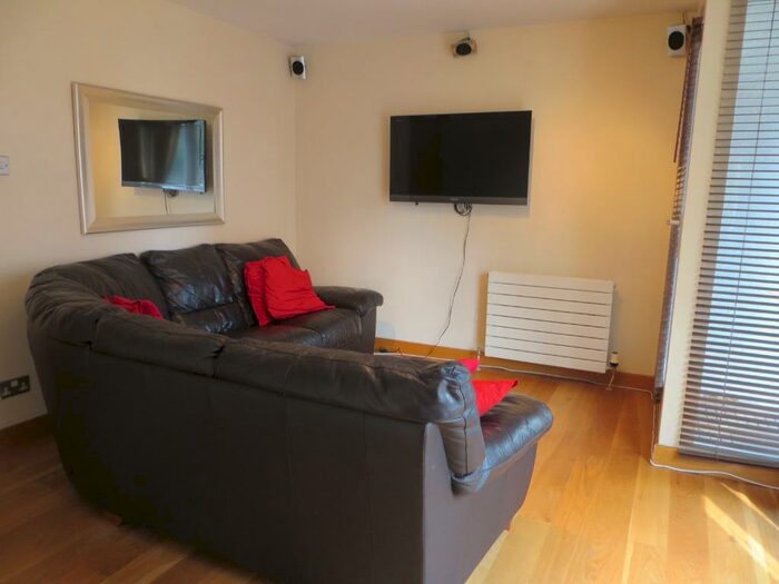 2 Bedroom Flat To Rent In Coburg Street, The Shore, Edinburgh, EH6