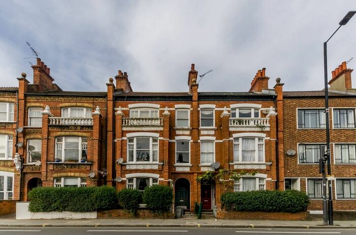 1 Bedroom Flat To Rent In New Kings Road, Hurlingham, London, SW6