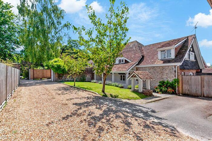 4 Bedroom Detached House For Sale In Murray Road, Horndean, PO8