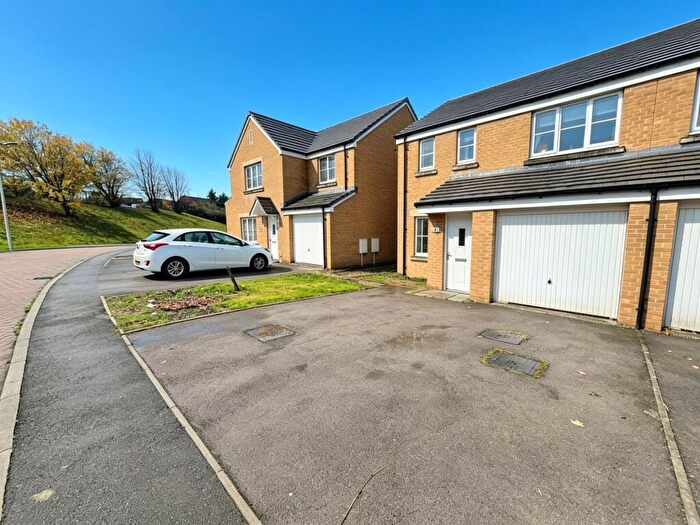 3 Bedroom Semi-Detached House For Sale In Maes Brynach, Brynmenyn, CF32
