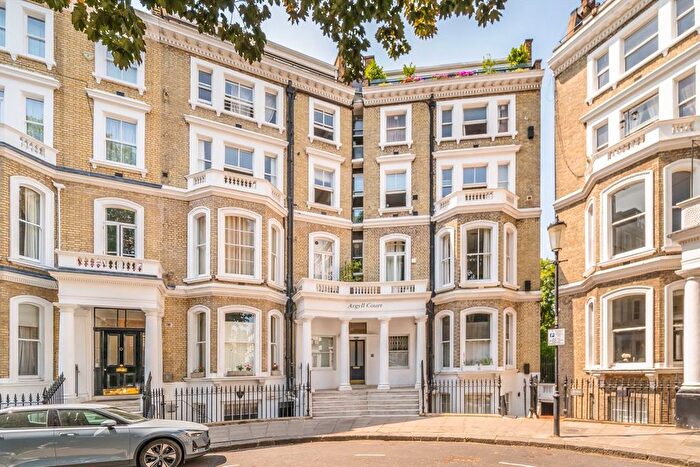 1 Bedroom Flat To Rent In Lexham Gardens, Earls Court, W8