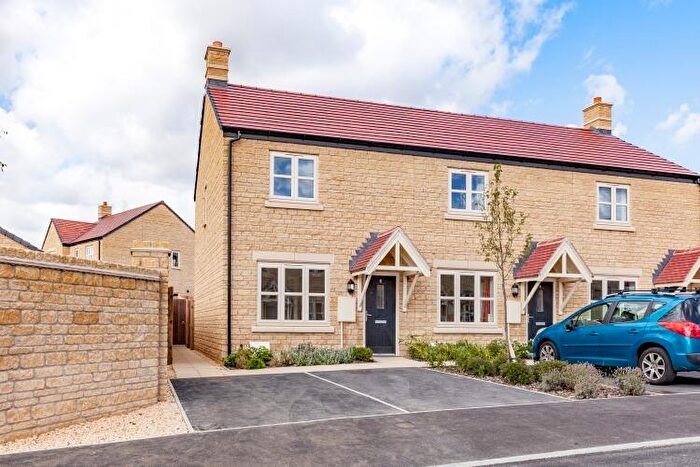 2 Bedroom End Of Terrace House To Rent In Regal Lane Long Hanborough, OX29