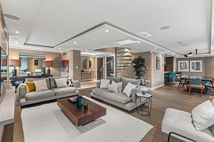 3 Bedroom Flat For Sale In New Cavendish Street, London, W1W