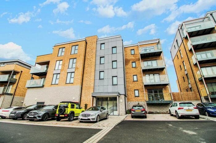 2 Bedroom Flat To Rent In Heron Court, Castle Hill Drive, Castle Hill, Swanscombe, DA10