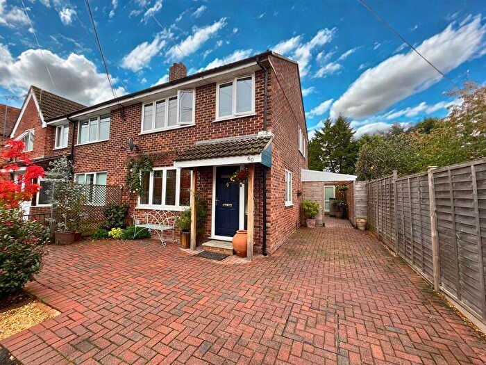 3 Bedroom Semi Detached House For Sale In St. Johns Road, Thatcham, RG19