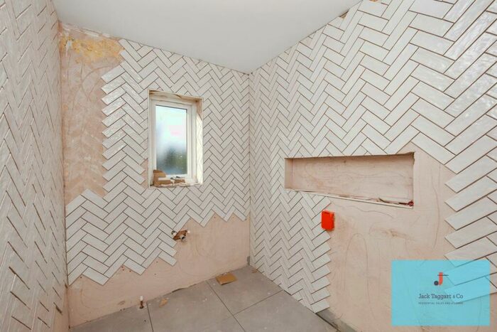 3 Bedroom Terraced House For Sale In Irene Avenue, Lancing, BN15