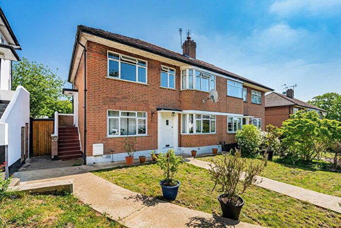 2 Bedroom Flat For Sale In Cavendish Avenue, West Ealing, Ealing, W13