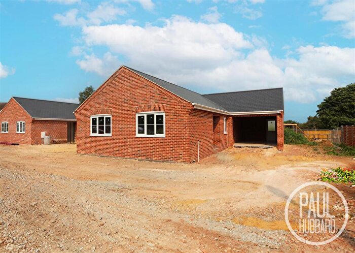 3 Bedroom Detached Bungalow For Sale In Beccles Road, Lowestoft, NR33