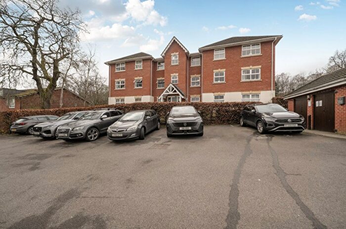 2 Bedroom Flat For Sale In Babbage Way, Bracknell, Berkshire, RG12