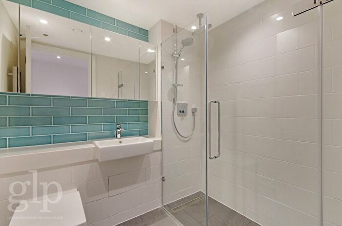 1 Bedroom Flat To Rent In Fouberts Place, London, Greater London, Soho, W1F