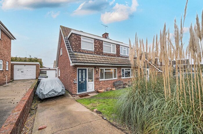 3 Bedroom Semi Detached House For Sale In Barfield, Sutton At Hone, Dartford, Kent, DA4