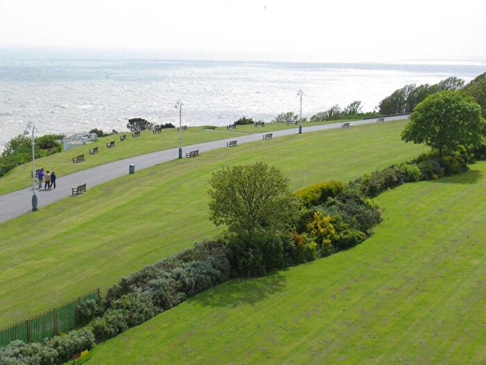 2 Bedroom Flat To Rent In Clifton Crescent, Folkestone, CT20