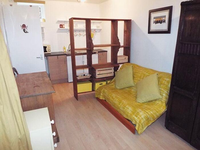 Studio To Rent In Norfolk Close, Stirchley, Birmingham, B30
