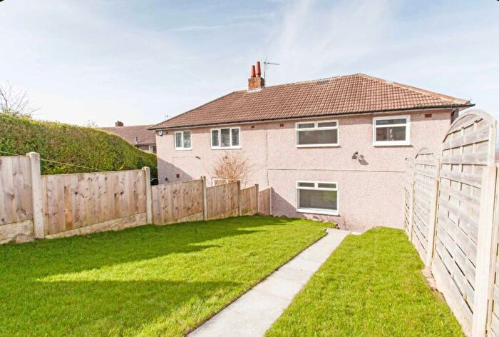 3 Bedroom Semi-Detached House To Rent In Houfton Road, Bolsover, Chesterfield, S44