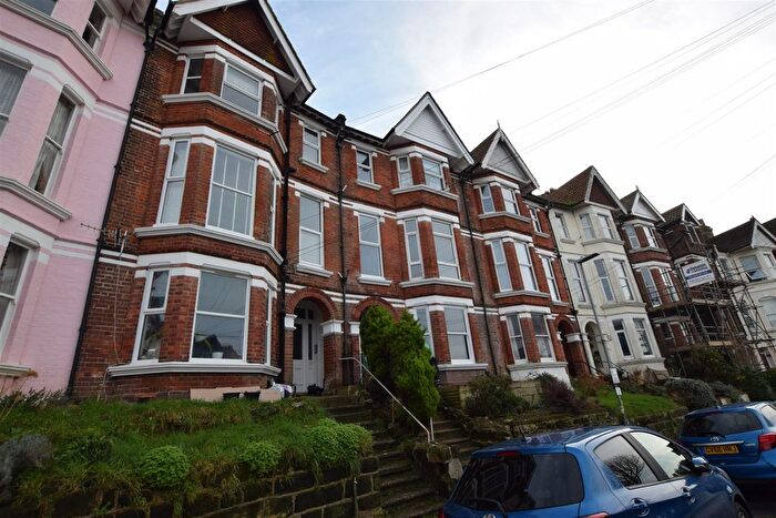 2 Bedroom Flat To Rent In Milward Crescent, Hastings, TN34