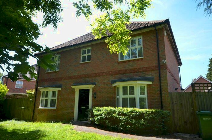 4 Bedroom Detached House To Rent In Columbus Drive, Sarisbury Green, Southampton, SO31