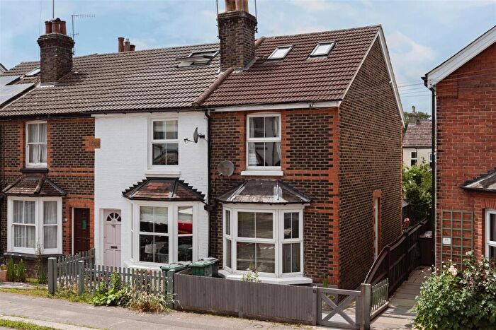 3 Bedroom End Of Terrace House For Sale In Redstone Road, Redhill, RH1