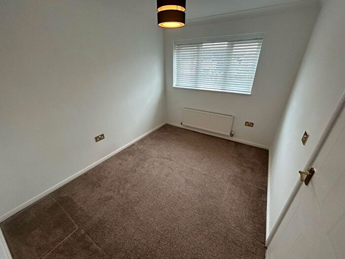 3 Bedroom End Of Terrace House For Sale In Hatters Court, Bedworth, Warwickshire, CV12