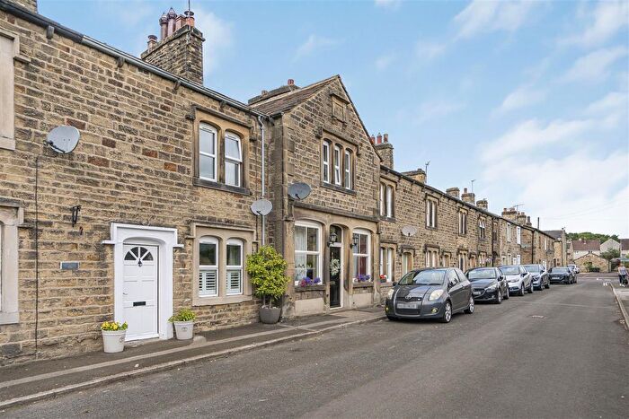 2 Bedroom Terraced House For Sale In East Street, Gargrave, Skipton, BD23