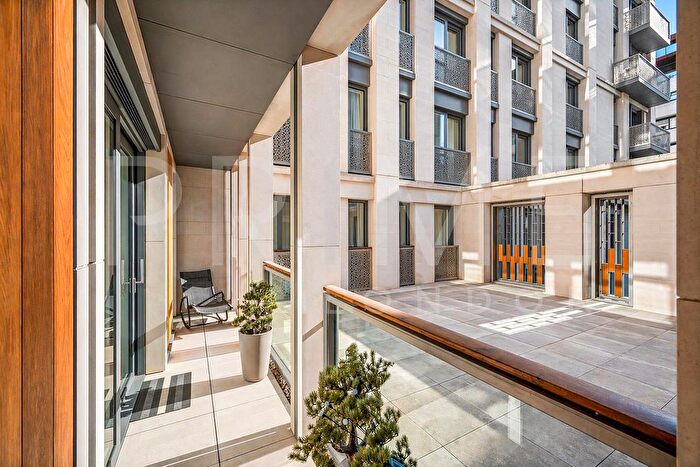 2 Bedroom Flat For Sale In Wren House, Strand, London, WC2R