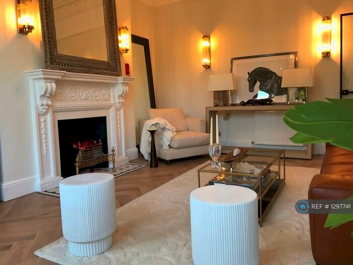 2 Bedroom Flat To Rent In Clifton Gardens, Folkestone, Kent, CT20