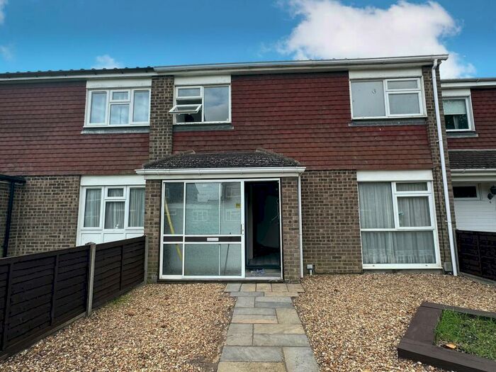3 Bedroom House To Rent In Chepstow Gardens, MK41
