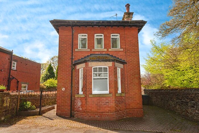 2 Bedroom Detached House For Sale In St. Johns Road, Buxton, SK17