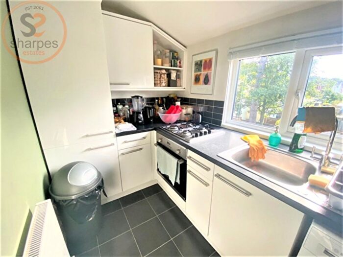 1 Bedroom Flat To Rent In A London Road, Mitcham, London, CR4