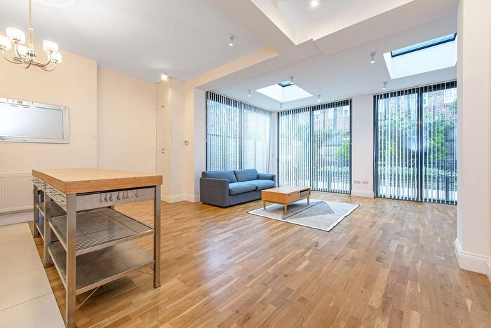 4 Bedroom Flat To Rent In Glenilla Road, Hampstead, London, NW3