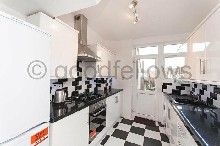 3 Bedroom House To Rent In Acre Lane, Wallington, Surrey, SM6