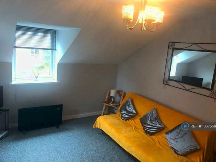 1 Bedroom Flat To Rent In Valley View, Brymbo, LL11