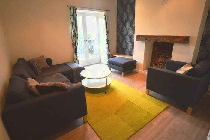 2 Bedroom Property To Rent In Wood Lane, Wakefield, WF4