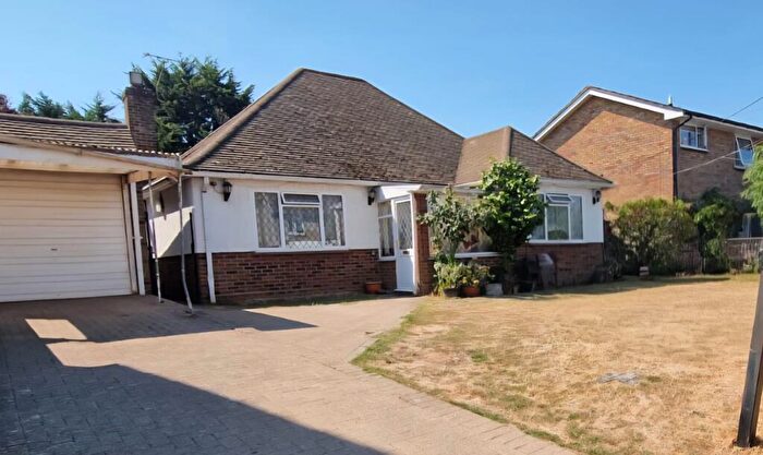 3 Bedroom Bungalow For Sale In Longfield, Kent, DA3