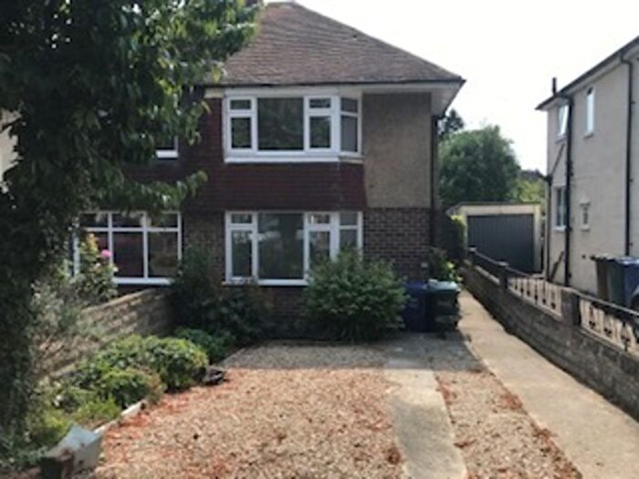 3 Bedroom Semi-Detached House To Rent In Sinclair Avenue, Banbury, OX16