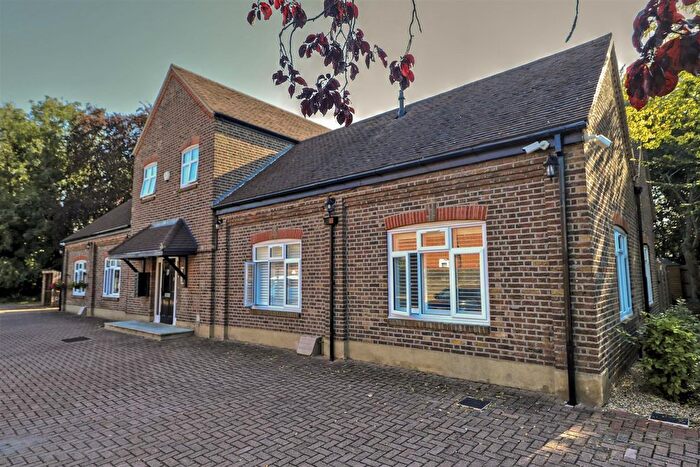 1 Bedroom Flat To Rent In The Coach House Lodge, Swakeleys Road, Ickenham, UB10