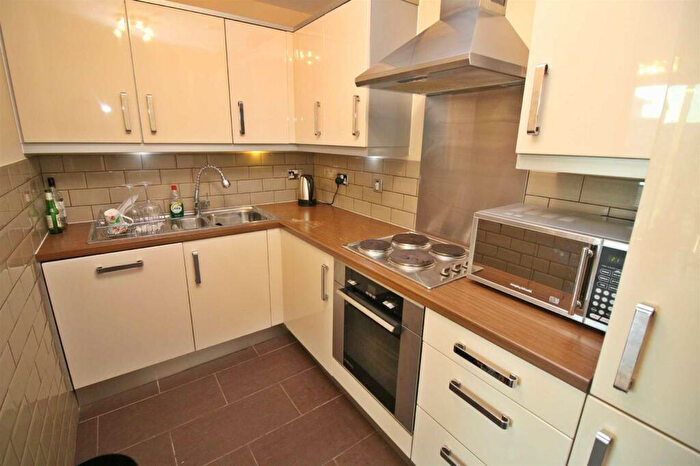 1 Bedroom Flat To Rent In Brooklyn House, Cmk, MK9