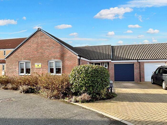 3 Bedroom Detached Bungalow For Sale In Darnell Close, Bradwell, NR31