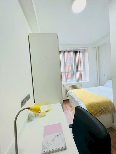 4 Bedroom Apartment To Rent In Ensuite, - Albion Street, Leicester, LE1