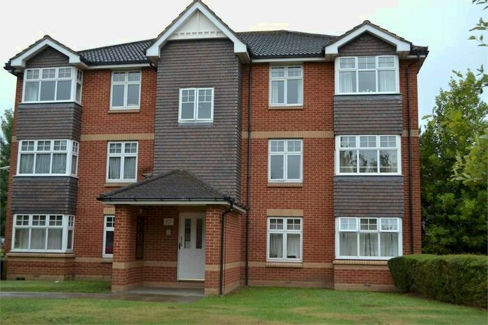2 Bedroom Flat To Rent In Baldwin Gardens, Hounslow, TW3