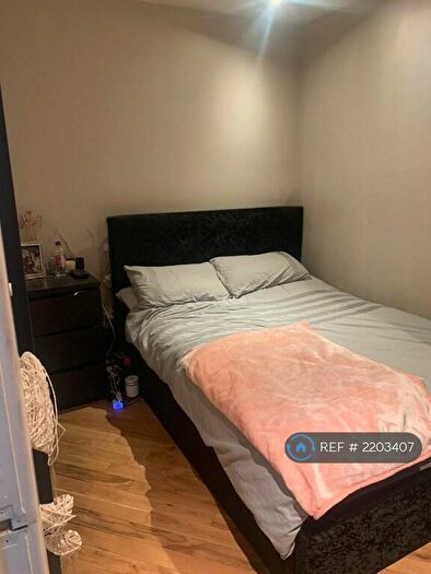 1 Bedroom Flat To Rent In Town Street, Leeds, LS28