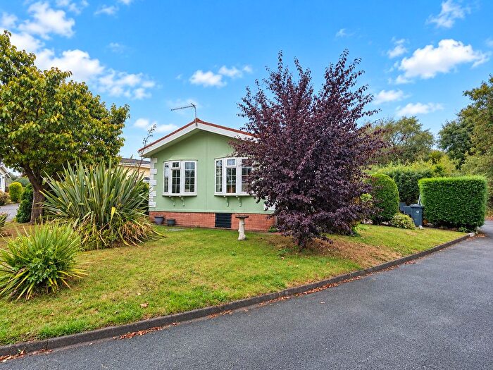 2 Bedroom Property For Sale In Ball Lane, Coven Heath, Wolverhampton, Staffordshire, WV10