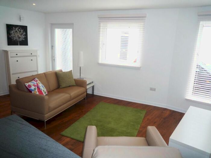 2 Bedroom Flat To Rent In Balmoral Terrace, Aberdeen, AB10
