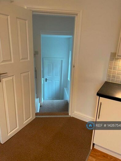 1 Bedroom Flat To Rent In Leeds Road, Harrogate, HG2